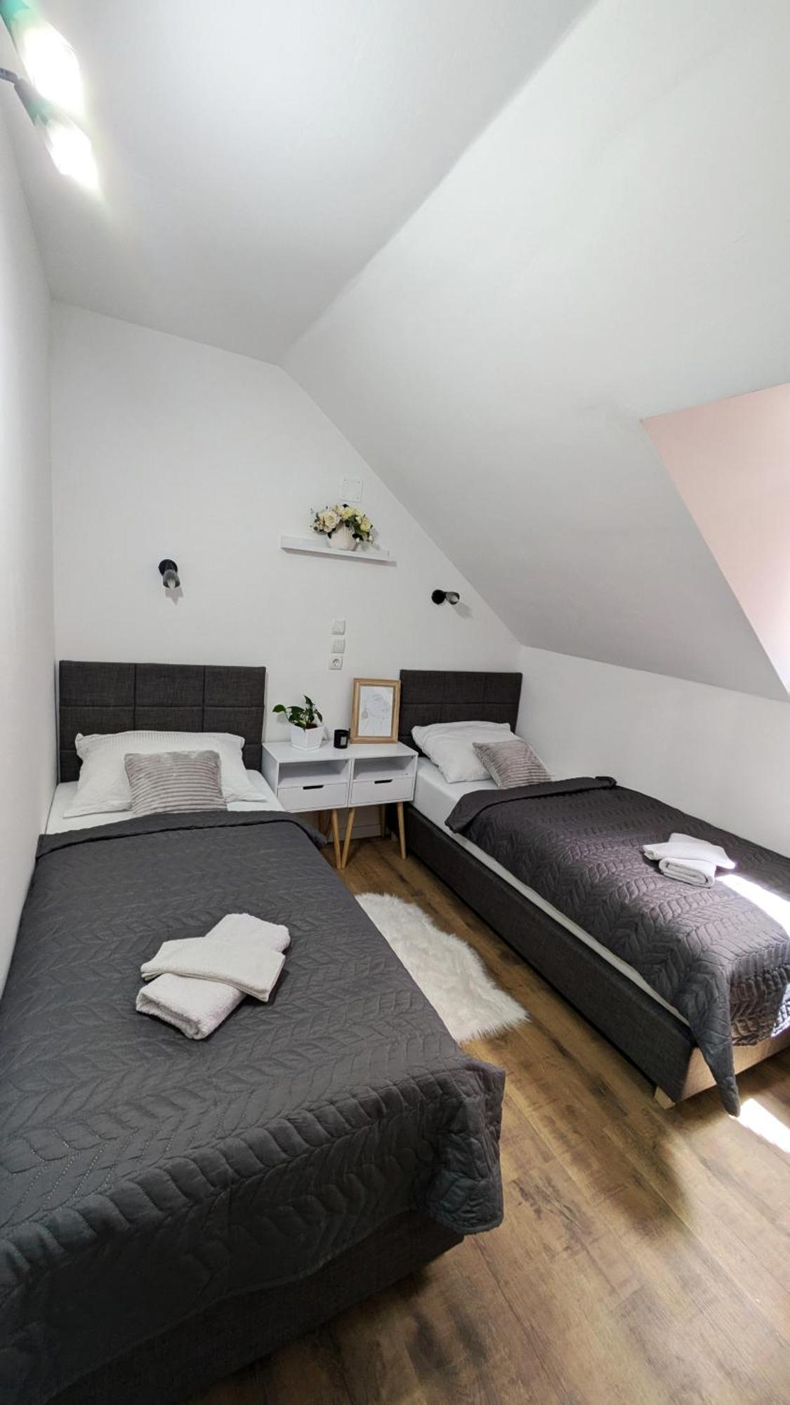 Guest House Gacka Rogic Otočac Dış mekan fotoğraf